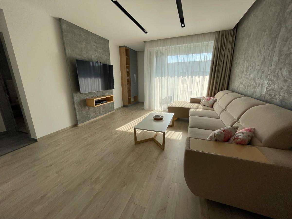 Greenbay Apartment With Free Parking Trenčín Exteriér fotografie