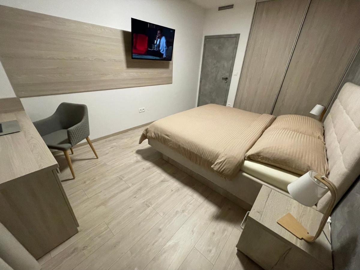 Greenbay Apartment With Free Parking Trenčín Exteriér fotografie