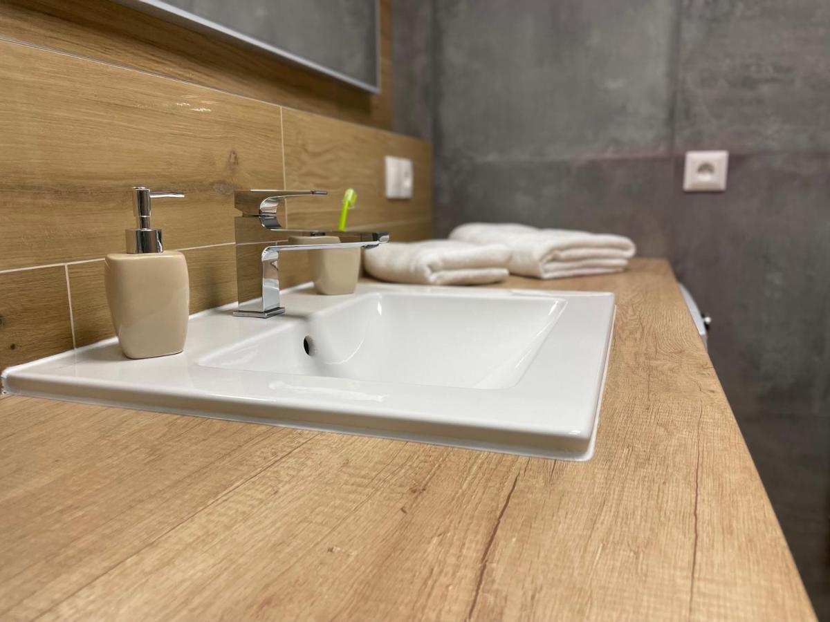 Greenbay Apartment With Free Parking Trenčín Exteriér fotografie
