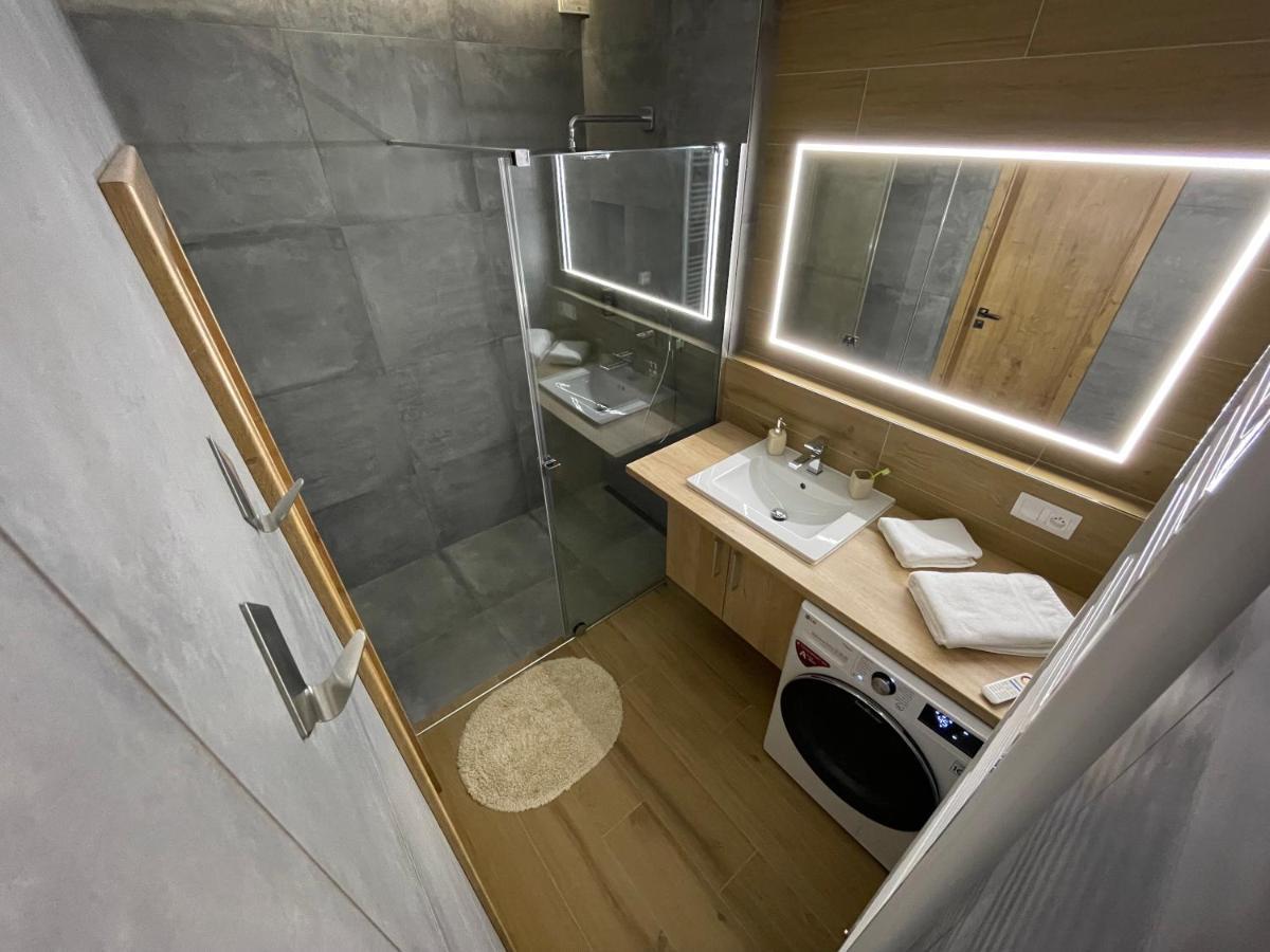 Greenbay Apartment With Free Parking Trenčín Exteriér fotografie